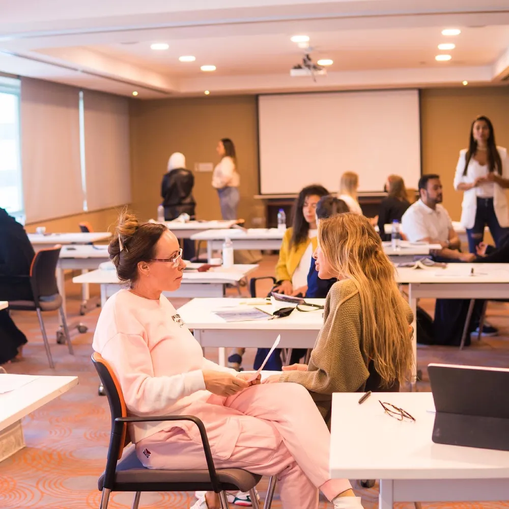 Students at work in one of Handan Darici's seminars